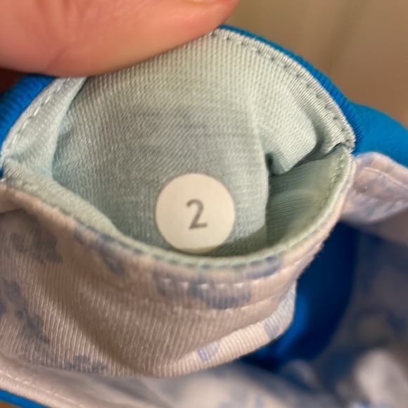 LULULEMON | Gather and Crow Capri Crop Workout Leggings in Beaming Blue - Picture 11 of 11